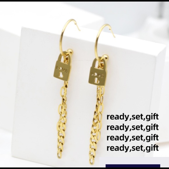 💕💕Last One💙Love Locker Golden Chain Hoops - Picture 4 of 12